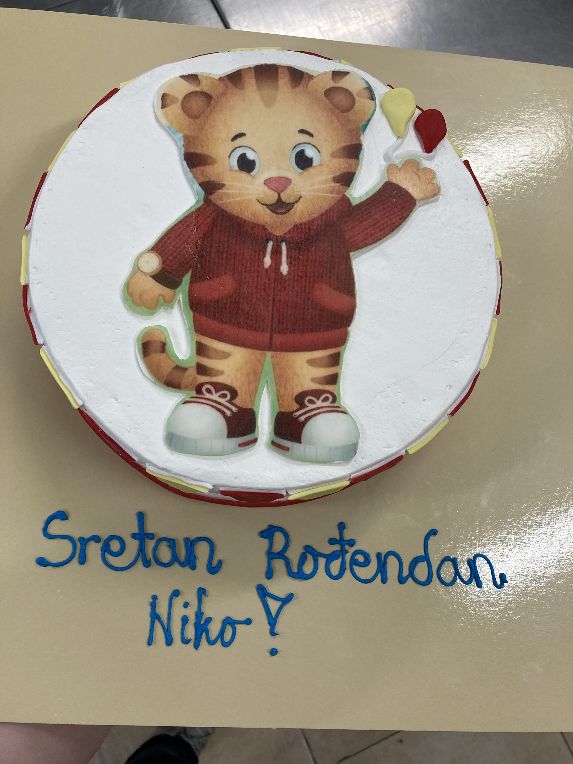 Torta tigrić Daniel, Daniel Tiger’s Neighbourhood (186)