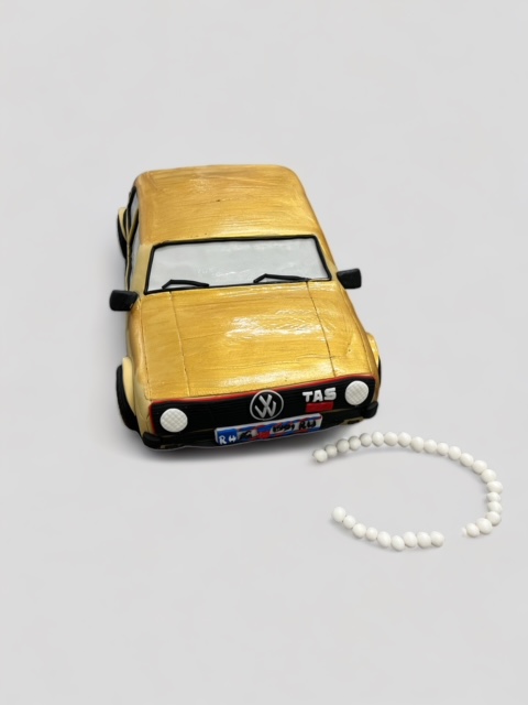 Golden volkswagen golf (127)