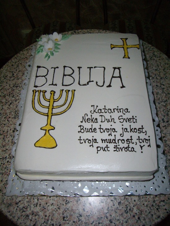 Torta za pričest oblik bijele biblije (564)