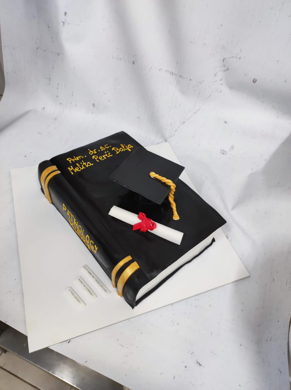 Torta Knjiga za diplomu (645)