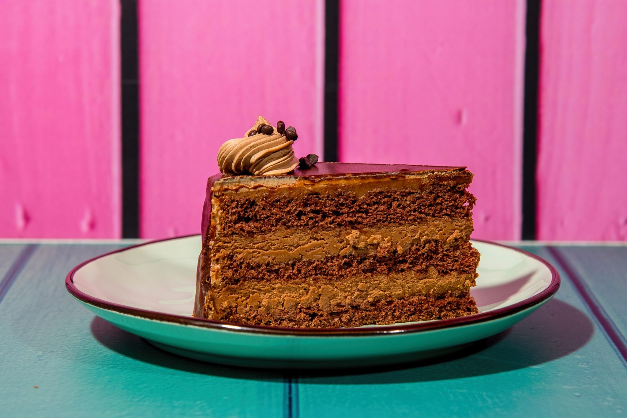 Klasična čokoladna torta kom