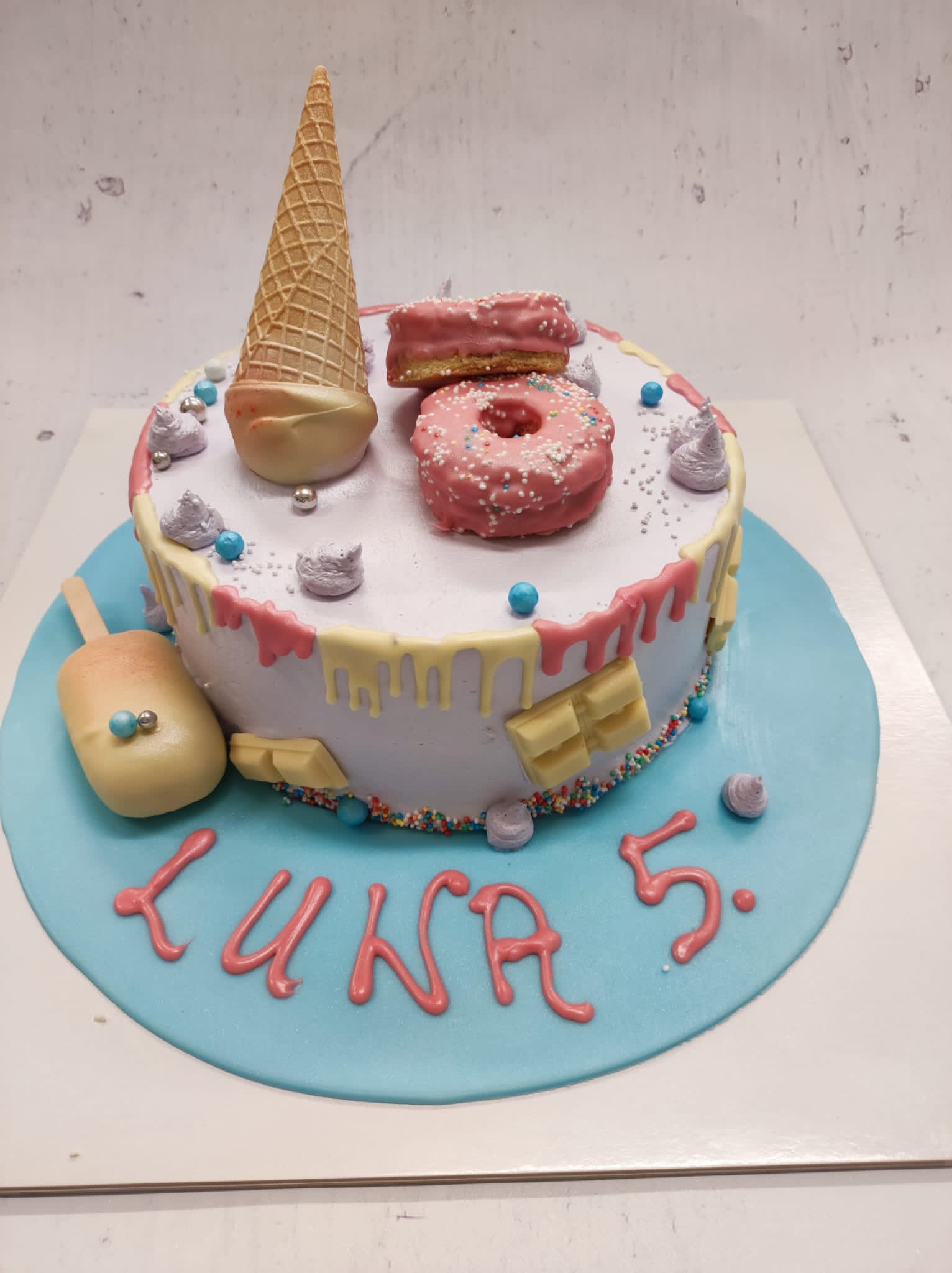 Torta sa krafnama i sladoledom (630)