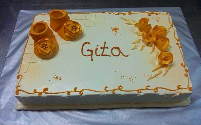 Torta za krštenje sa zlatnim cipelicama (463)
