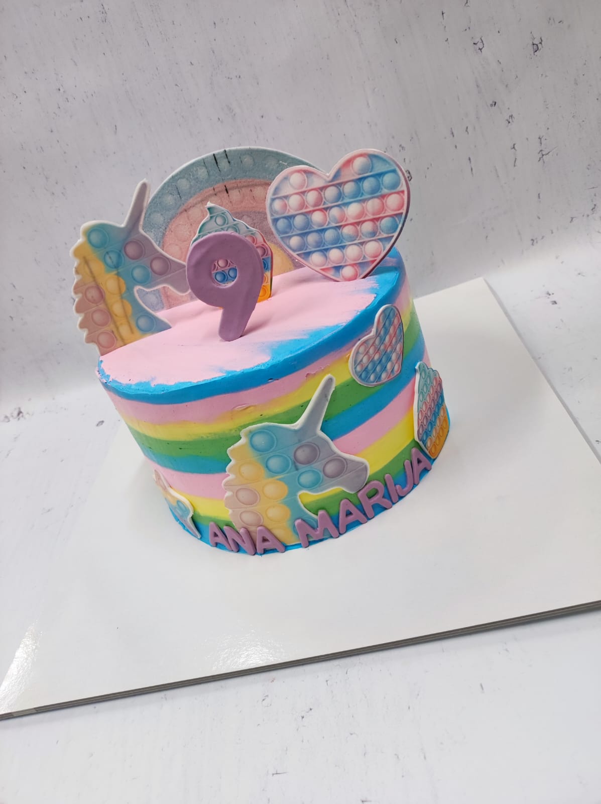 Torta Pop it (633)