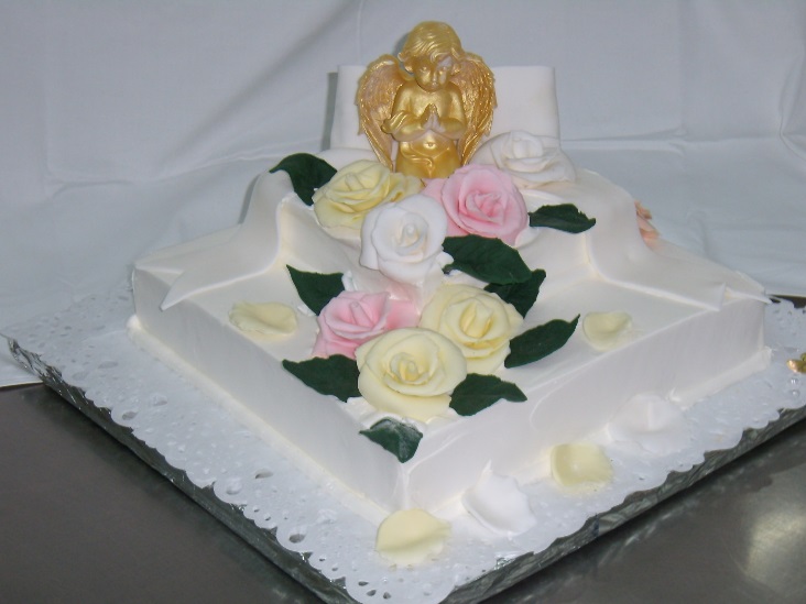 Torta za pričest sa anđelom i cvijećem (555)