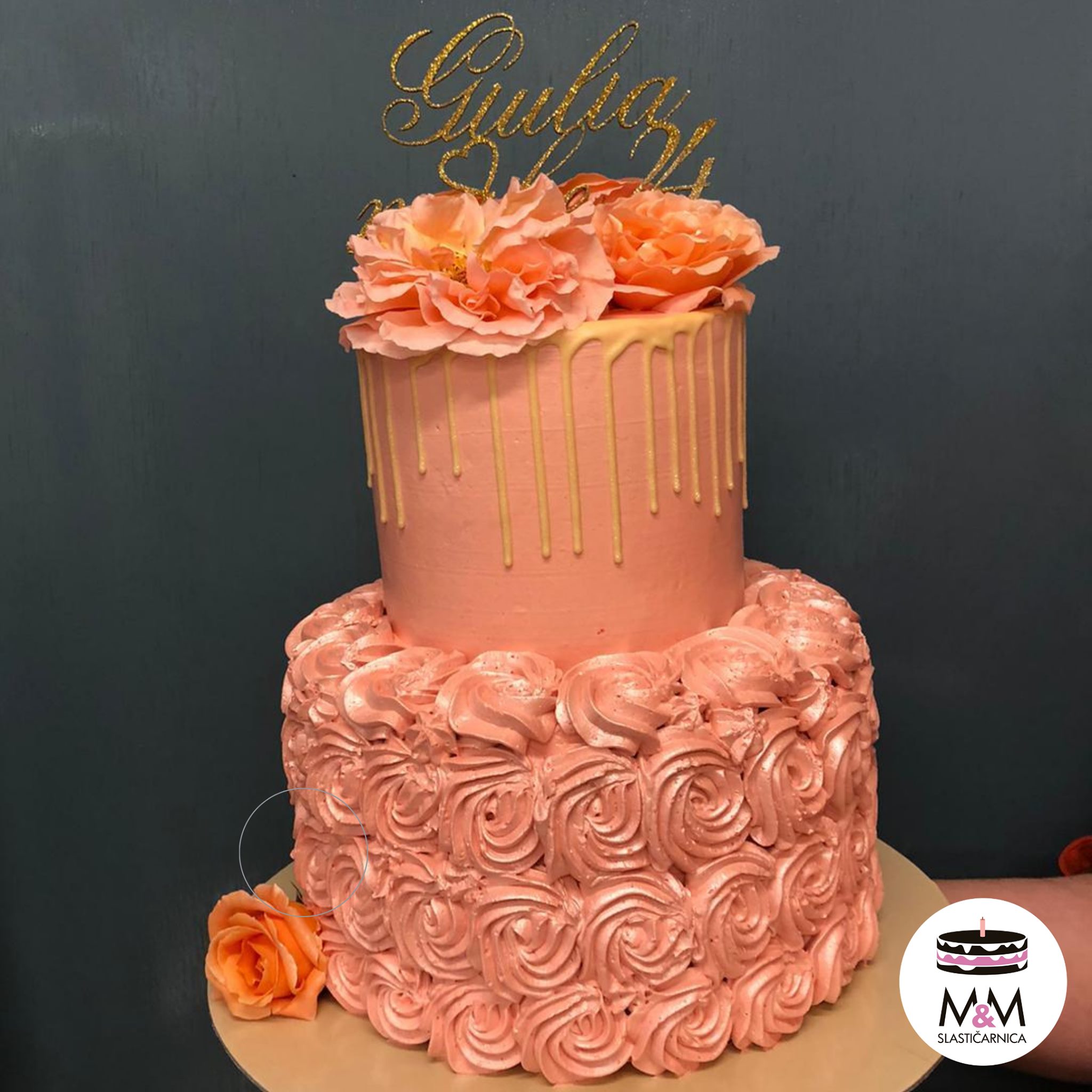 Torta sa ružama, boja breskve (107)