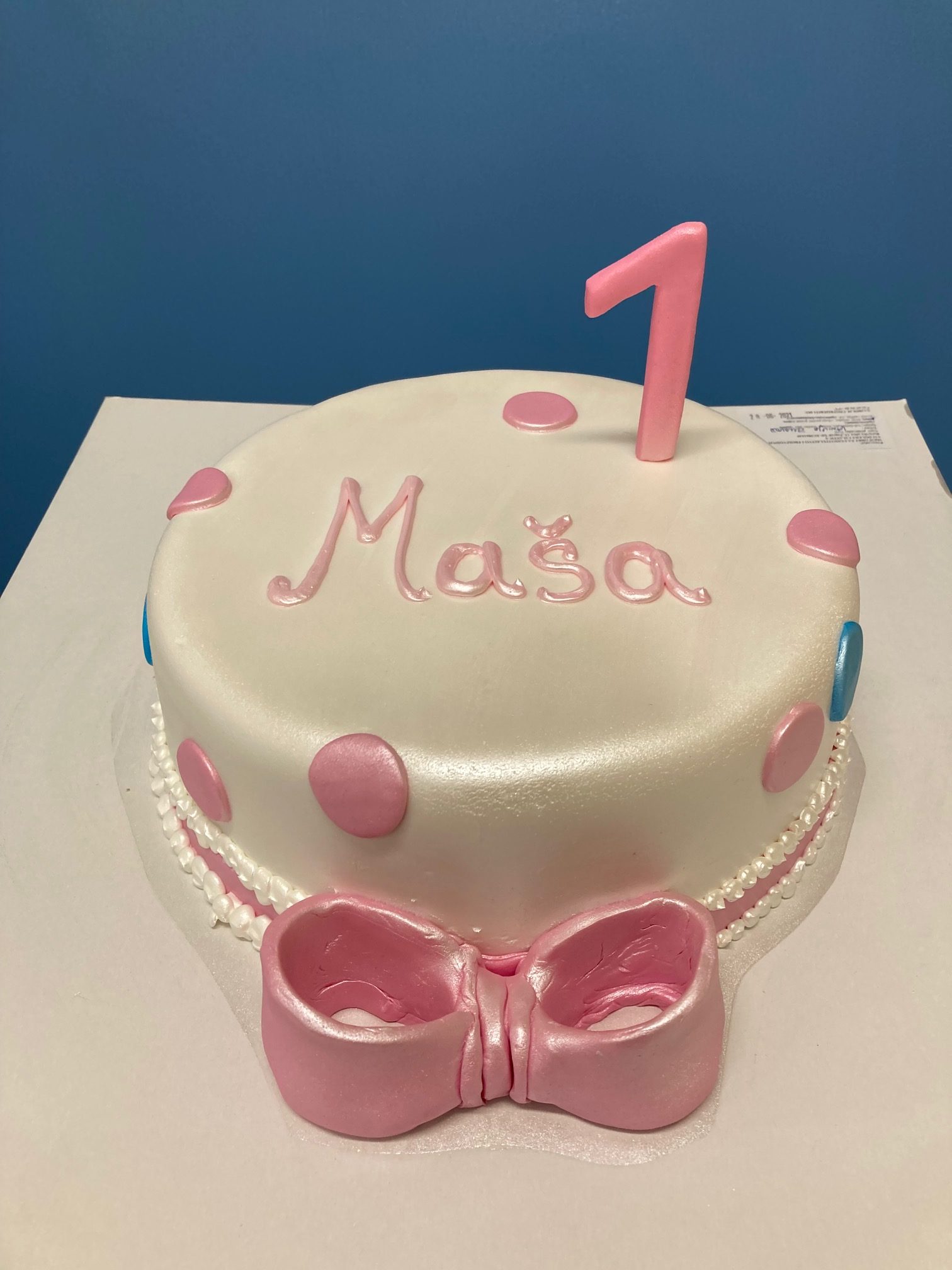 Torta pastelne boje, mašna (267)