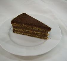 Rudeška torta kom (čokolada, kava, orasi)