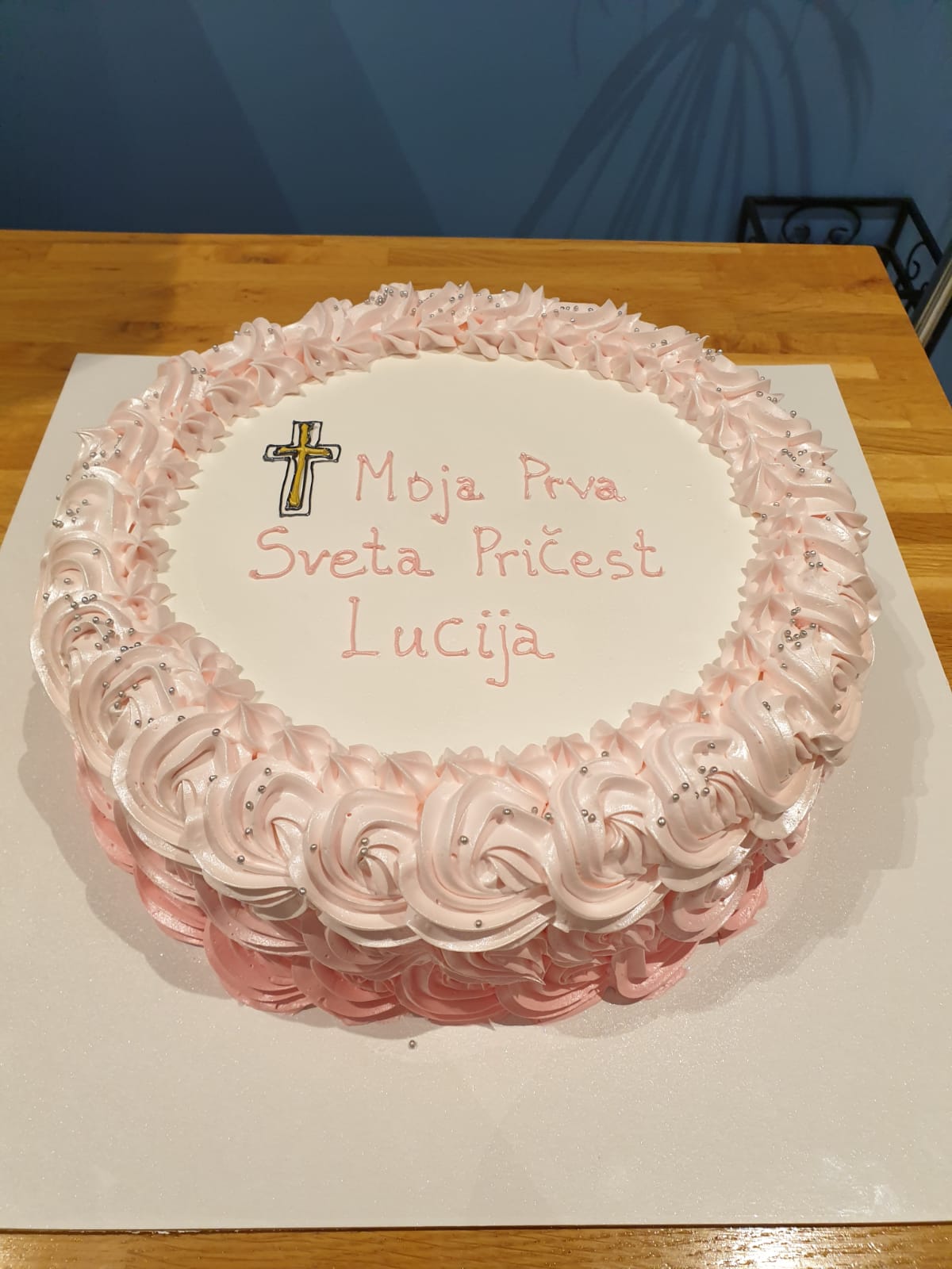 Torta za pričest ombre i krizić (531)