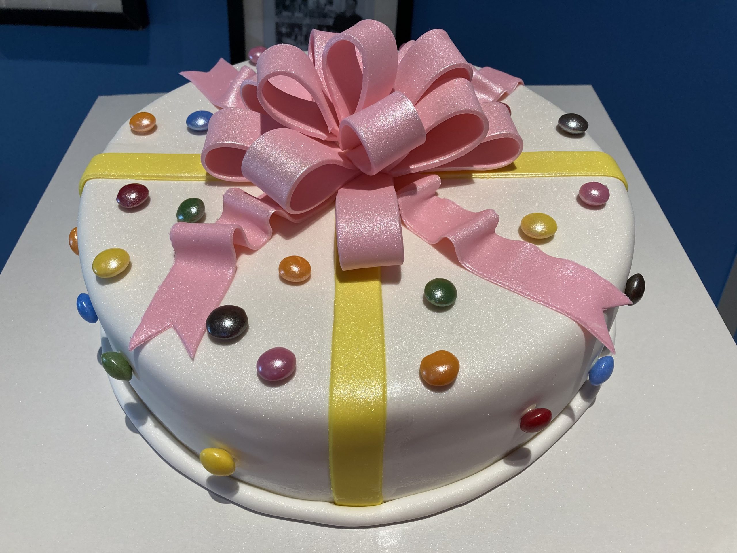 Torta poklon sa bombonima 5 (242)